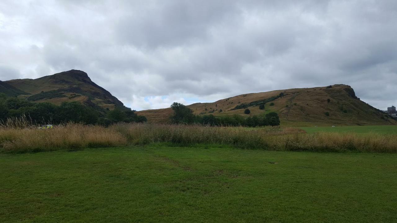 Holyrood Park Apartment Edinburgh Bagian luar foto