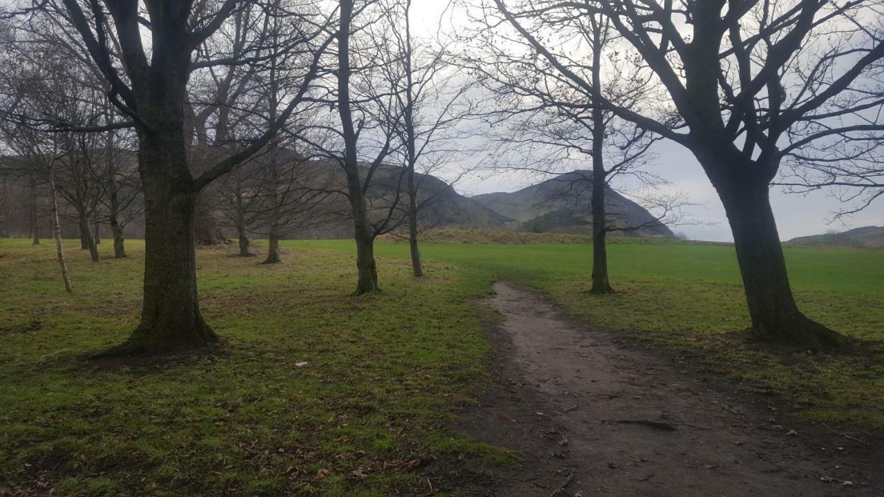 Holyrood Park Apartment Edinburgh Bagian luar foto